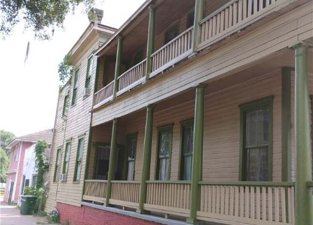 Property at 501 W 42nd St W #2, Savannah, GA 31415, 6 beds, 2.5 baths