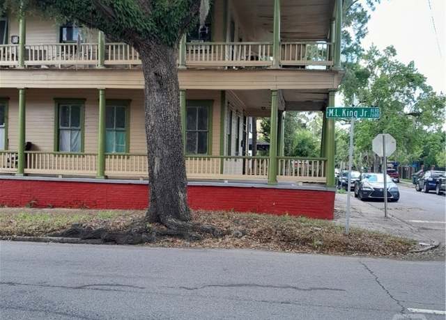 Property at 501 W 42nd St W, Savannah, GA 31415, 6 beds, 2.5 baths