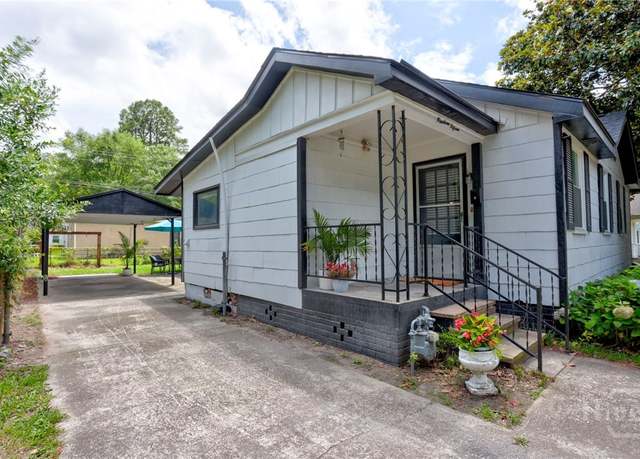 Property at 1915 Hawthorne St, Savannah, GA 31404, 3 beds, 2 baths