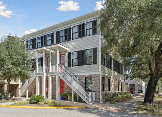 Property at 554 E Mcdonough, Savannah, GA 31401, 3 beds, 3.5 baths