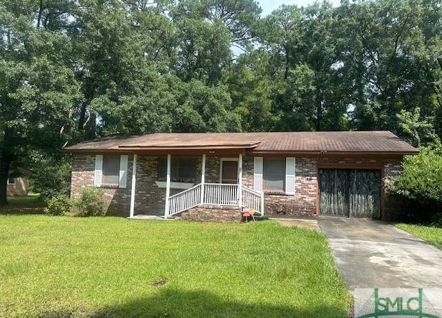 Property at 8 Taylor St, Beaufort, SC 29906, 3 beds, 2 baths