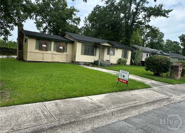 Property at 1518 Heron St, Savannah, GA 31415, 2 beds, 1.5 baths