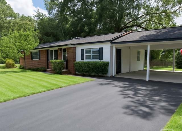 Property at 115 Stafford St, Hinesville, GA 31313, 3 beds, 2 baths