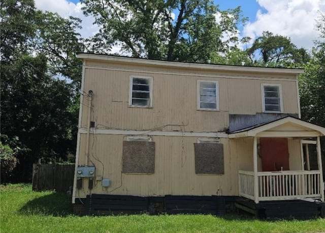 Property at 2118 Harden St, Savannah, GA 31415, 4 beds, 2 baths