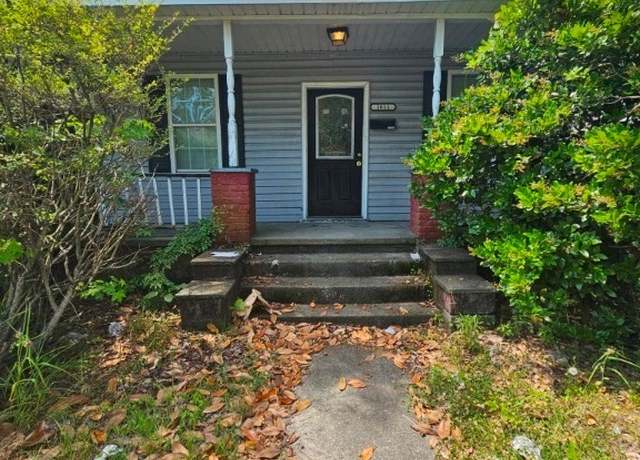 Property at 1011 W Victory Dr, Savannah, GA 31405, 2 beds, 1 bath