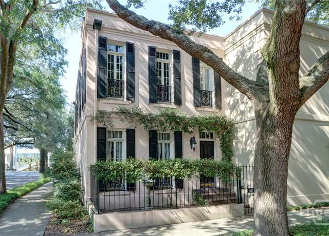 Property at 112 W Gordon St, Savannah, GA 31401, 2 beds, 2.5 baths