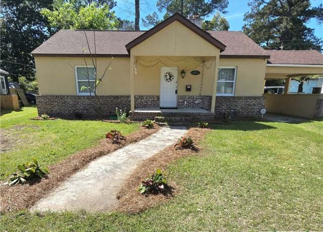 Property at 15 Hibiscus Ave, Savannah, GA 31404, 3 beds, 2 baths