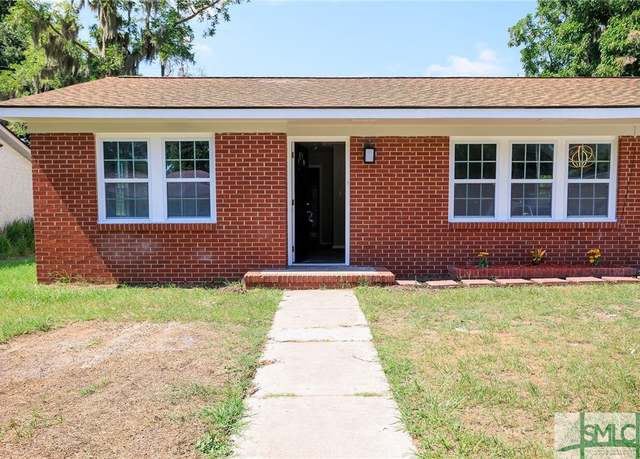 Property at 2117 Oakland Ct, Savannah, GA 31404, 4 beds, 2 baths