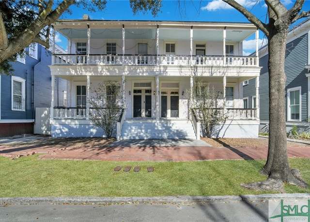 Property at 404 E Duffy St, Savannah, GA 31401, 10 beds, 4 baths