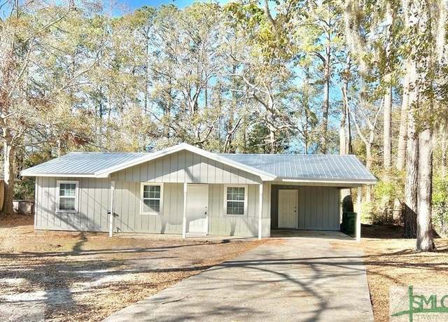 Property at 621 2nd St, Hinesville, GA 31313, 3 beds, 2 baths