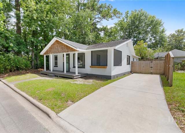 Property at 911 Hamilton Ct, Savannah, GA 31401, 3 beds, 2 baths