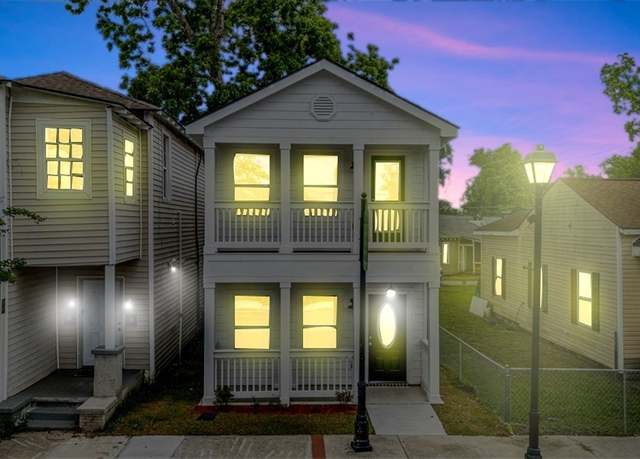 Property at 716 Waters Ave, Savannah, GA 31404, 4 beds, 3 baths