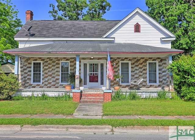 Property at 219 N College St, Pembroke, GA 31321, 2 beds, 2.5 baths