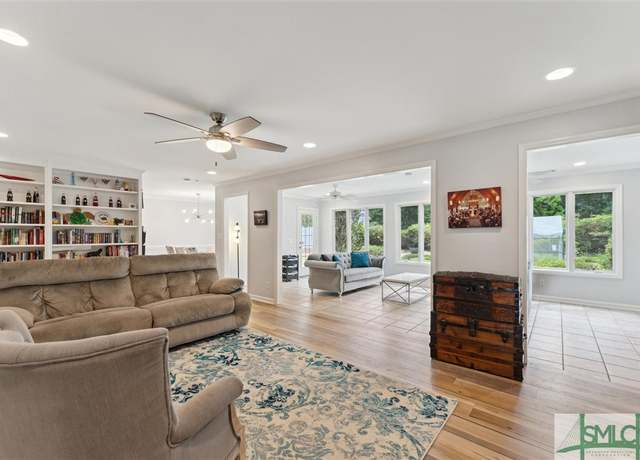 Property at 7 Raleigh Dr, Savannah, GA 31406, 4 beds, 3 baths