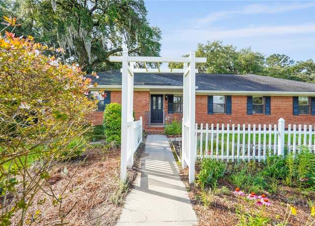Property at 145 Cardinal Rd, Savannah, GA 31406, 3 beds, 2.5 baths