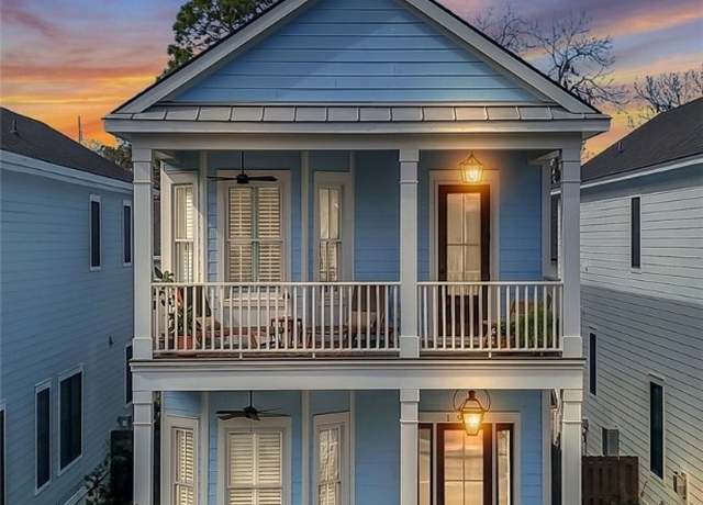 Property at 1905 Whitaker St, Savannah, GA 31401, 4 beds, 3.5 baths