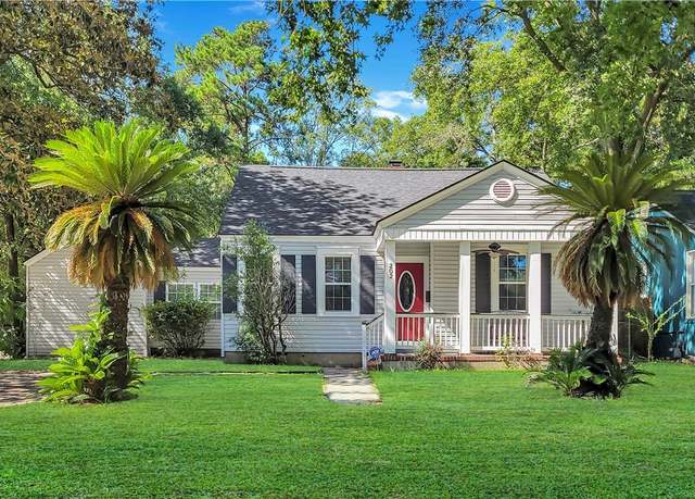 Property at 202 Columbus Dr, Savannah, GA 31405, 3 beds, 2 baths