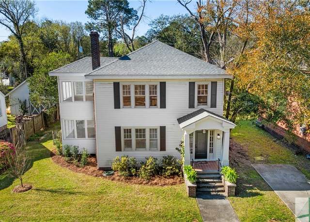 Property at 123 E 55th St, Savannah, GA 31405, 6 beds, 2 baths
