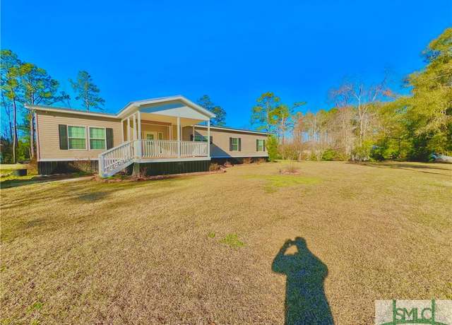 Property at 215 River Oak Dr, Bloomingdale, GA 31302, 4 beds, 2 baths