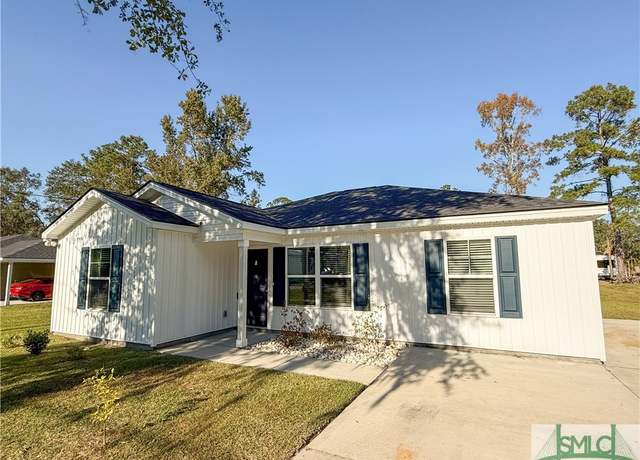 Property at 633 S Macon St, Ludowici, GA 31316, 4 beds, 2 baths