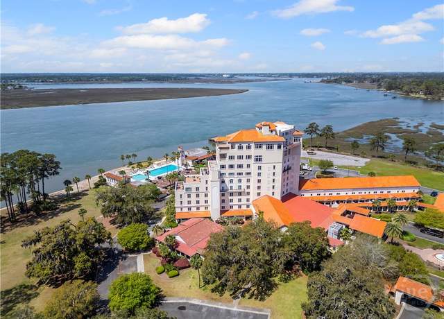 Property at 700 Wilmington Island Rd #305, Savannah, GA 31410, 2 beds, 2.5 baths