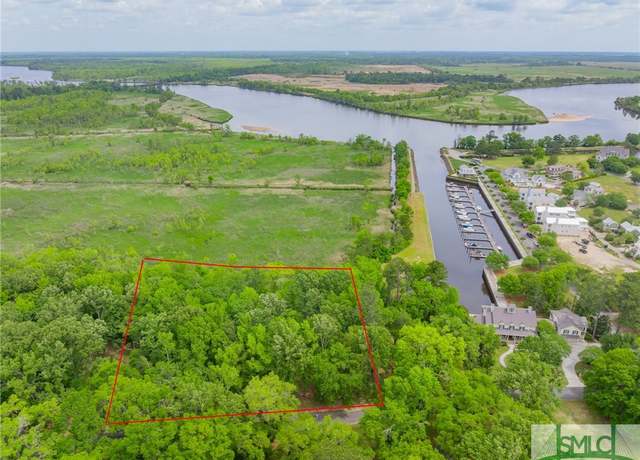 Property at 800 Silk Hope Dr, Richmond Hill, GA 31324