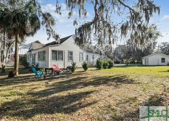 Property at 121 Riverside Dr, Savannah, GA 31410, 2 beds, 1 bath