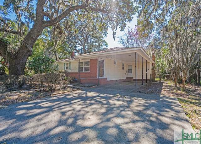 Property at 2105 E 60th St, Savannah, GA 31404, 3 beds, 2 baths