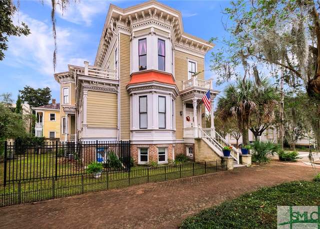 Property at 123 W Gwinnett St, Savannah, GA 31401, 11 beds, 9 baths