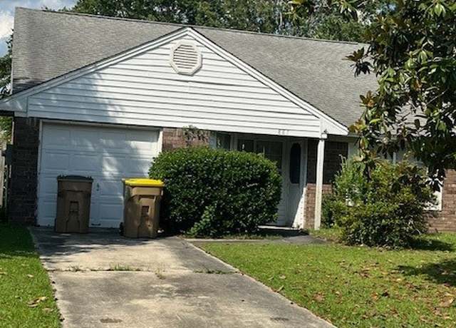 Property at 887 Piercefield Dr, Richmond Hill, GA 31324, 3 beds, 2 baths