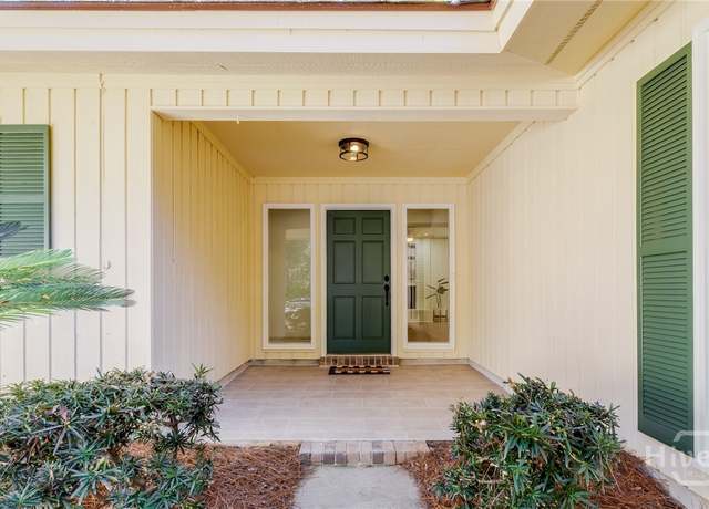 Property at 5 Milledge Ln, Savannah, GA 31411, 3 beds, 2 baths