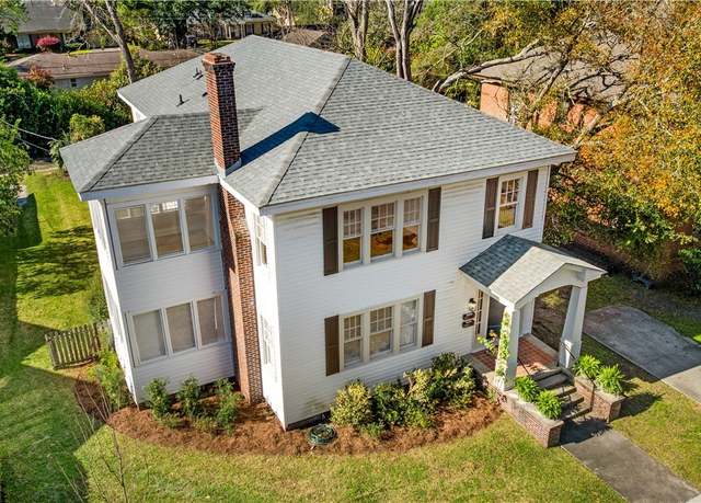 Property at 123 E 55th St, Savannah, GA 31405, 6 beds, 2 baths