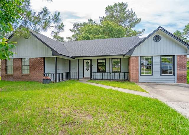 Property at 755 Madison Dr, Hinesville, GA 31313, 5 beds, 2.5 baths