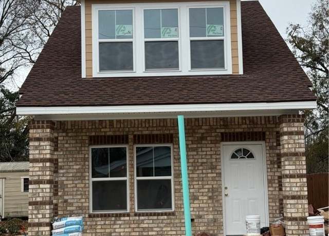 Property at 2725 Pate St, Savannah, GA 31405, 3 beds, 2.5 baths