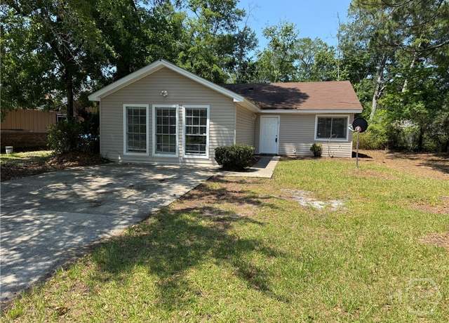Property at 17 Robin Hood Dr, Savannah, GA 31406, 3 beds, 2 baths
