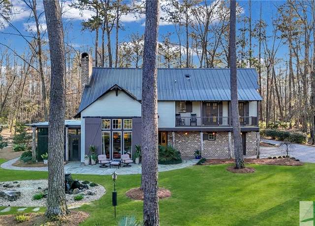 Property at 469 Dublin Dr, Richmond Hill, GA 31324, 2 beds, 2 baths