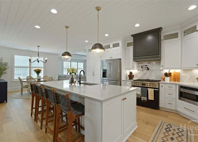 Property at 15 Reed Grass Ln, Savannah, GA 31405, 4 beds, 4.5 baths