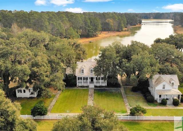 Property at 380 Cherry Hill Dr, Richmond Hill, GA 31324, 5 beds, 5.5 baths