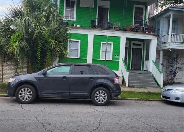 Property at 519 W 39th St, Savannah, GA 31415, 6 beds, 2 baths