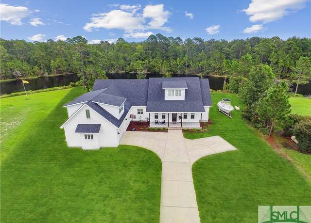 Property at 45 Amarula Ln, Richmond Hill, GA 31324, 5 beds, 4.5 baths
