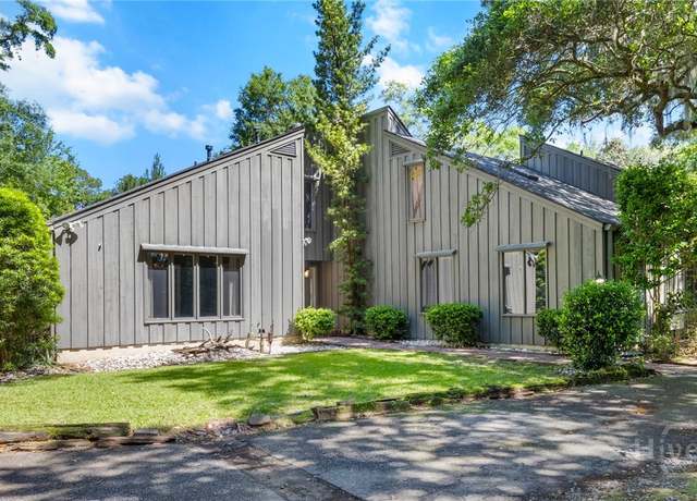 Property at 2402 Easy St, Savannah, GA 31406, 5 beds, 4.5 baths