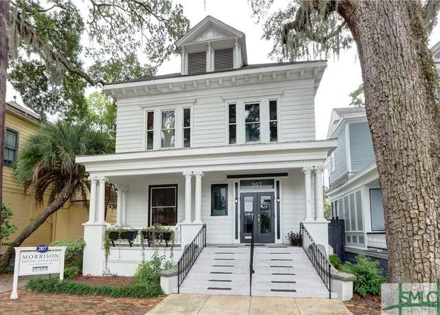 Property at 207 East 31st St, Savannah, GA 31401, 4 beds, 2.5 baths