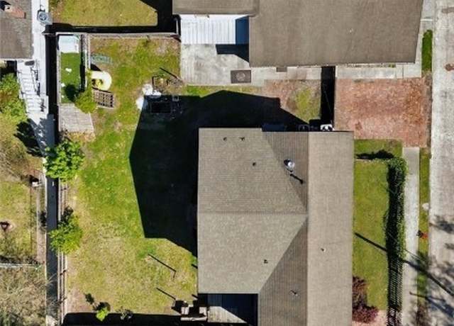 Property at 836 E Park Ave, Savannah, GA 31401, 5 beds, 5 baths