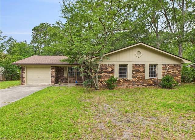 Property at 22 Dogwood St, Hinesville, GA 31313, 3 beds, 2 baths