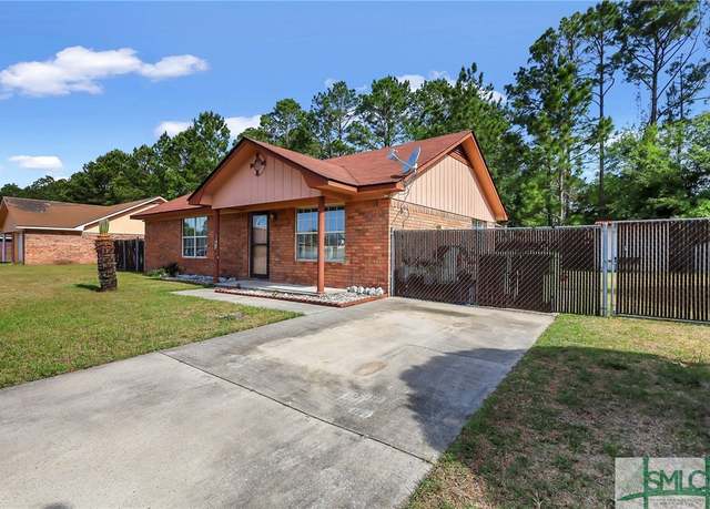 Property at 1467 Enterprise Dr, Hinesville, GA 31313, 3 beds, 2 baths