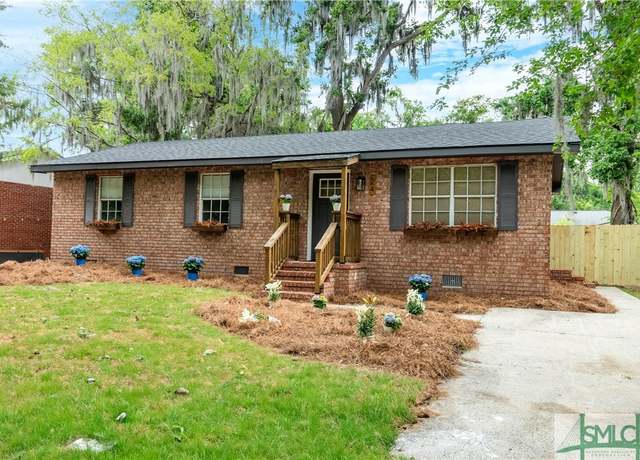 Property at 24 Chatham St, Savannah, GA 31406, 3 beds, 2 baths