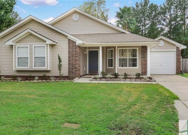 Property at 900 Osprey Dr, Richmond Hill, GA 31324, 3 beds, 2 baths