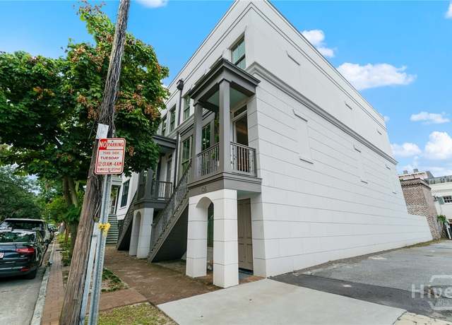 Property at 105 E Gordon St, Savannah, GA 31401, 4 beds, 5.5 baths