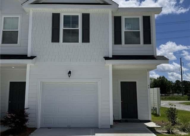 Property at 44 Stafford Loop, Richmond Hill, GA 31324, 3 beds, 2.5 baths