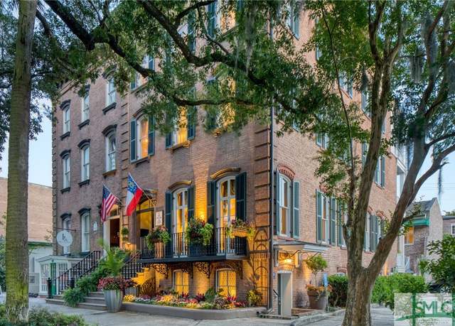 Property at 109 W Liberty St, Savannah, GA 31401, 10 beds, 10.5 baths